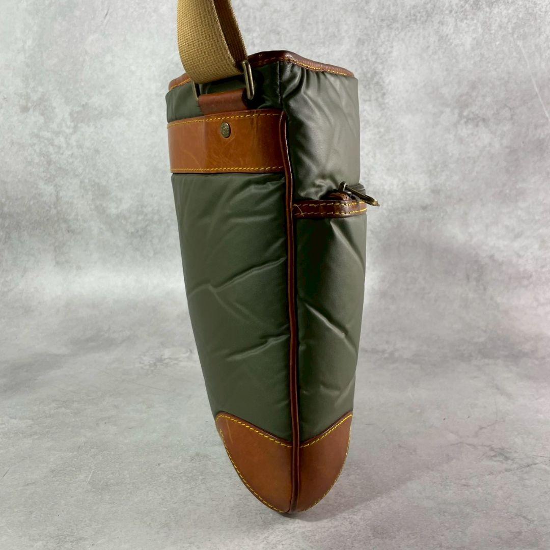 HUNTING WORLD バチューサー ショルダーバッグ 長さ調整 緑