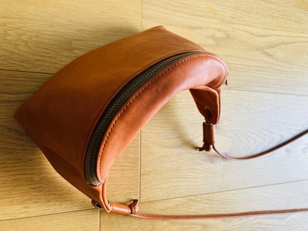 SLOW（スロウ）ボディバッグ