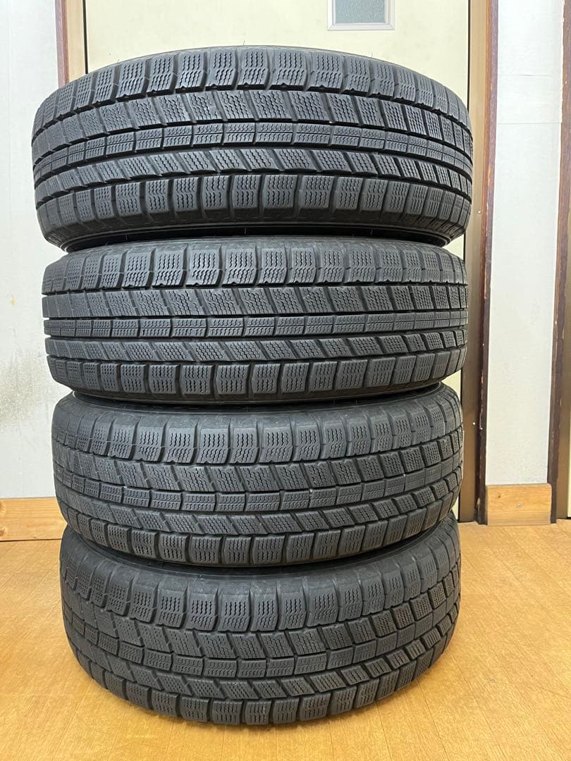 2022年製 中古ノーストレック スタッドレスセット175/65R15 アクア等