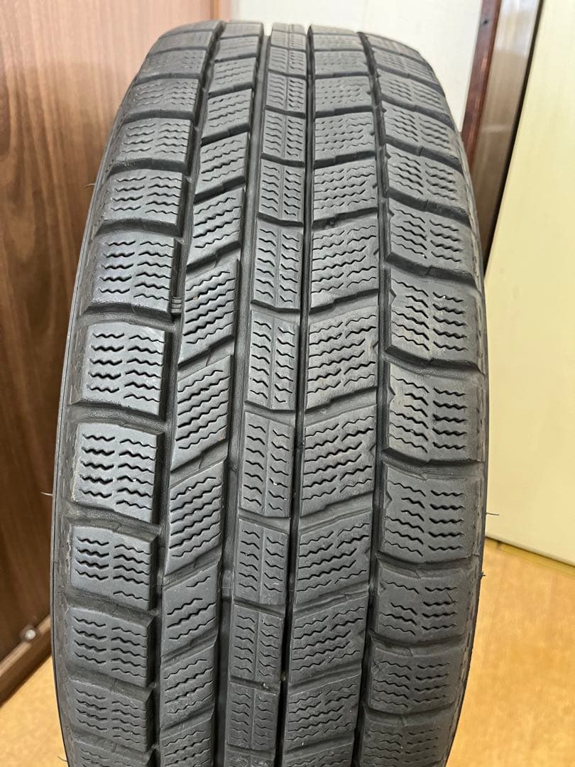 2022年製 中古ノーストレック スタッドレスセット175/65R15 アクア等