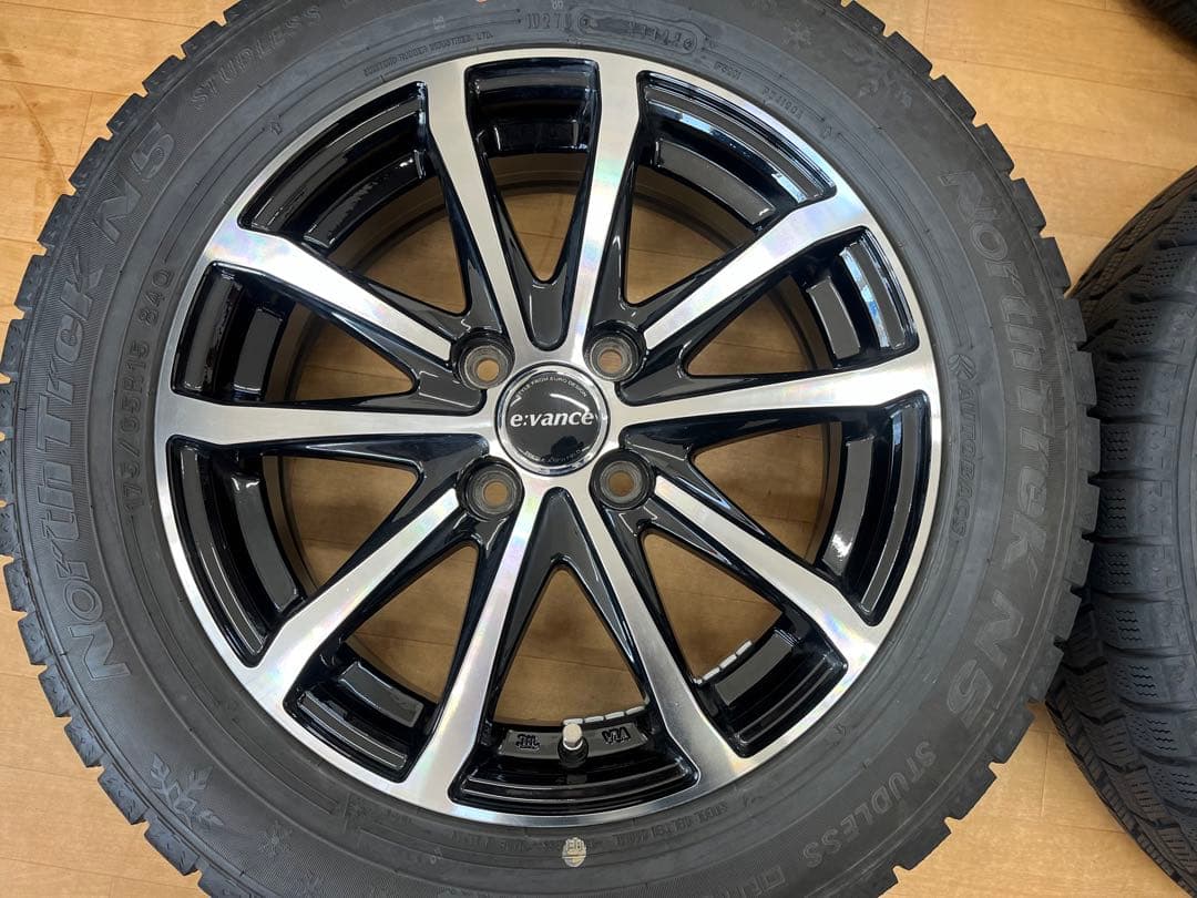2022年製 中古ノーストレック スタッドレスセット175/65R15 アクア等