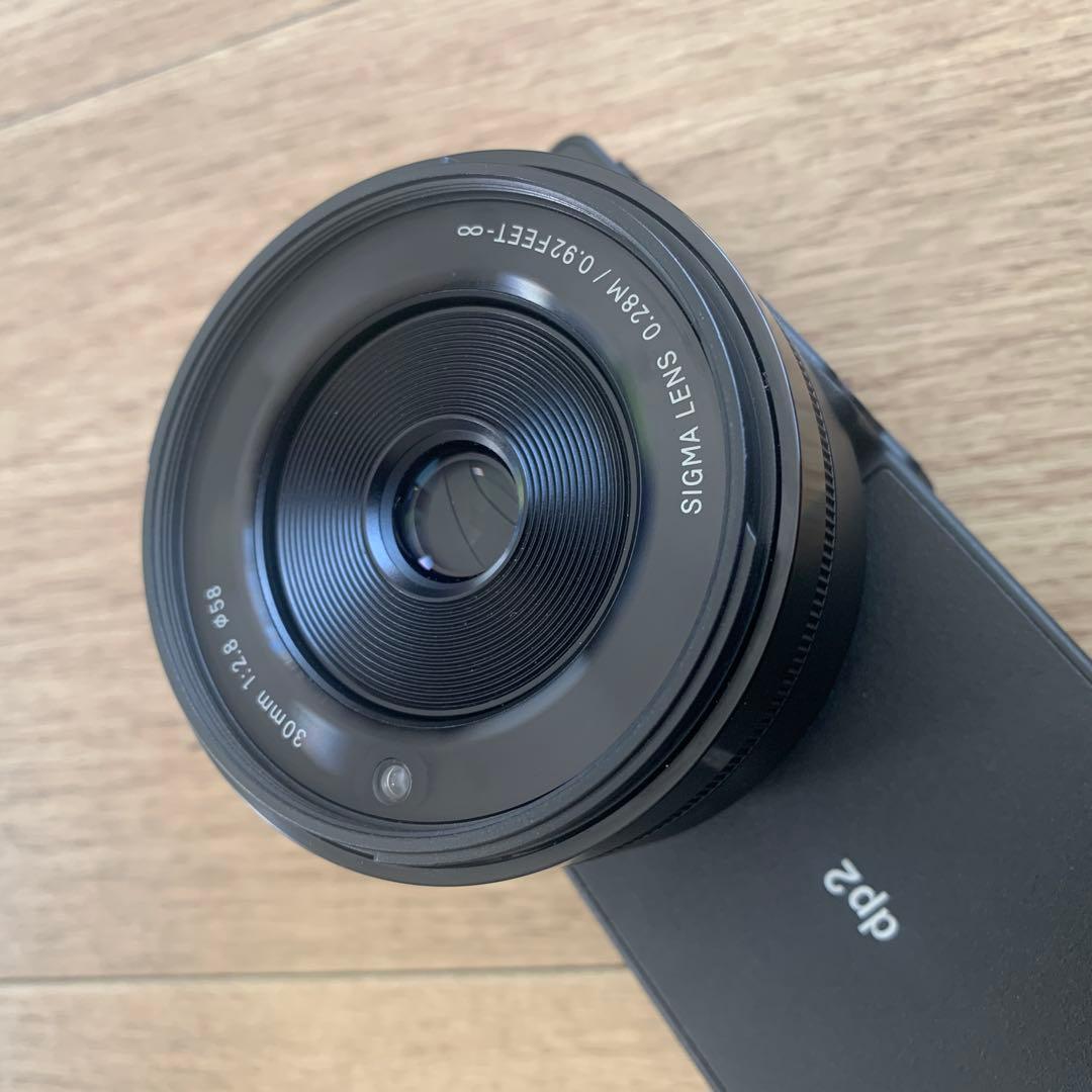 SIGMA dp2 Quattro（バッテリー2個・純正フード・純正ストロボ付）