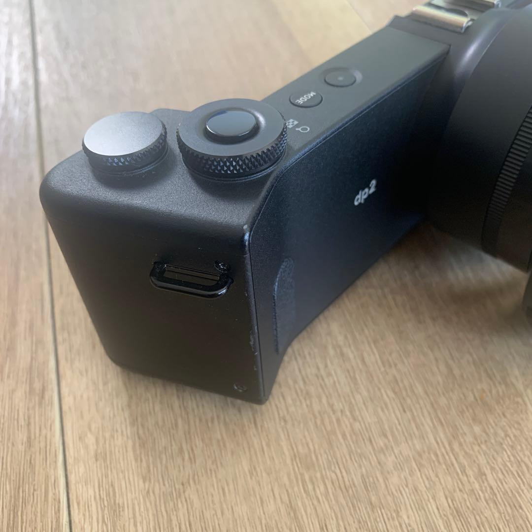 SIGMA dp2 Quattro（バッテリー2個・純正フード・純正ストロボ付）