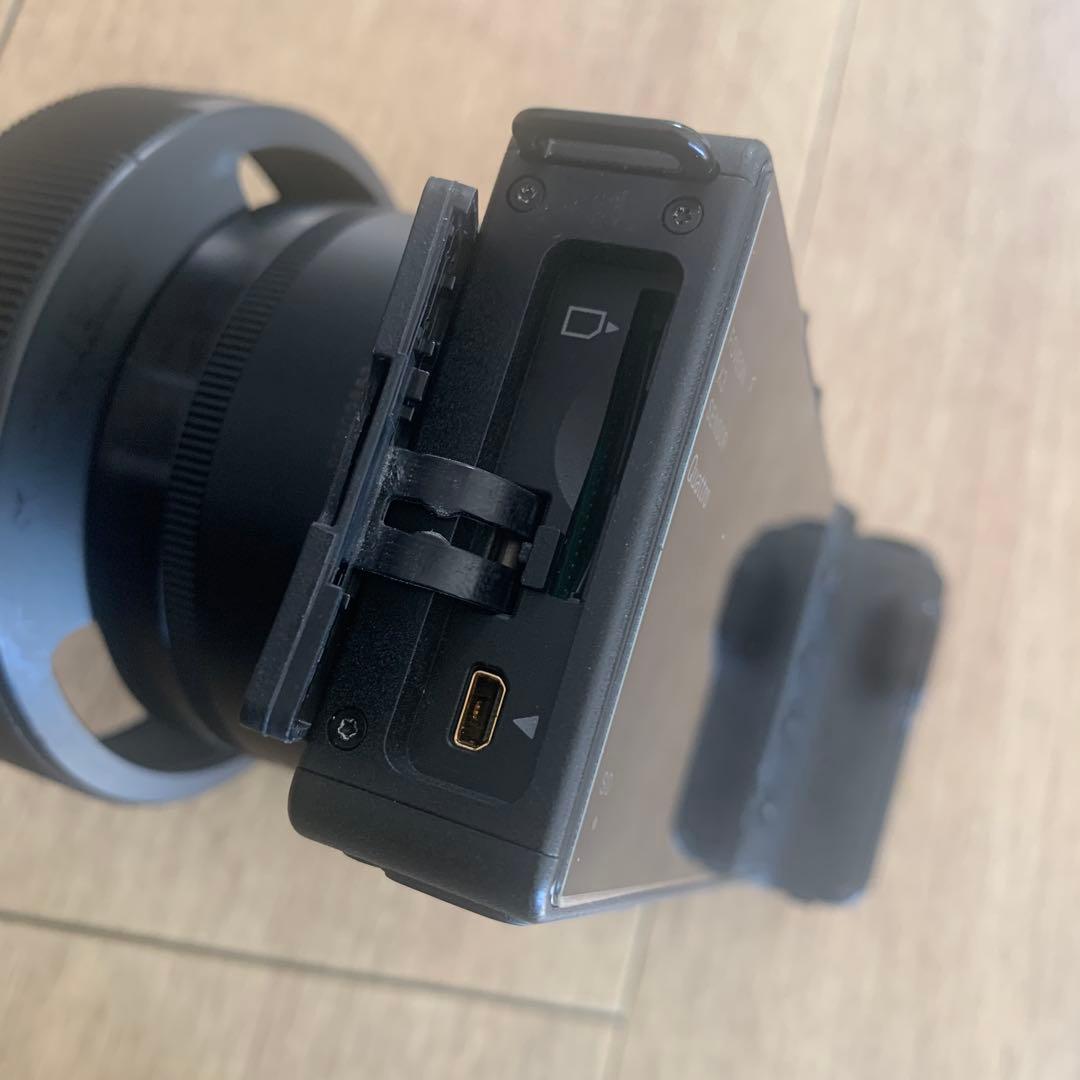 SIGMA dp2 Quattro（バッテリー2個・純正フード・純正ストロボ付）