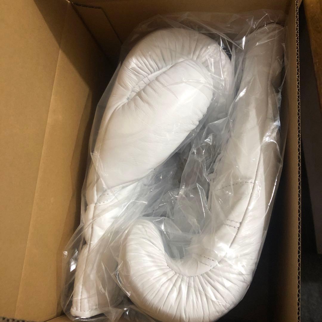 Winning ボクシンググローブ 16オンス 白　紐タイプ　ウイニング