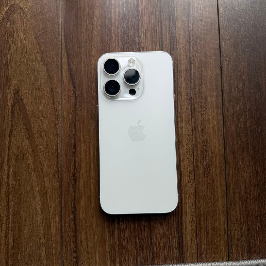 【本体】Apple iPhone 15Pro シルバー 256GB
