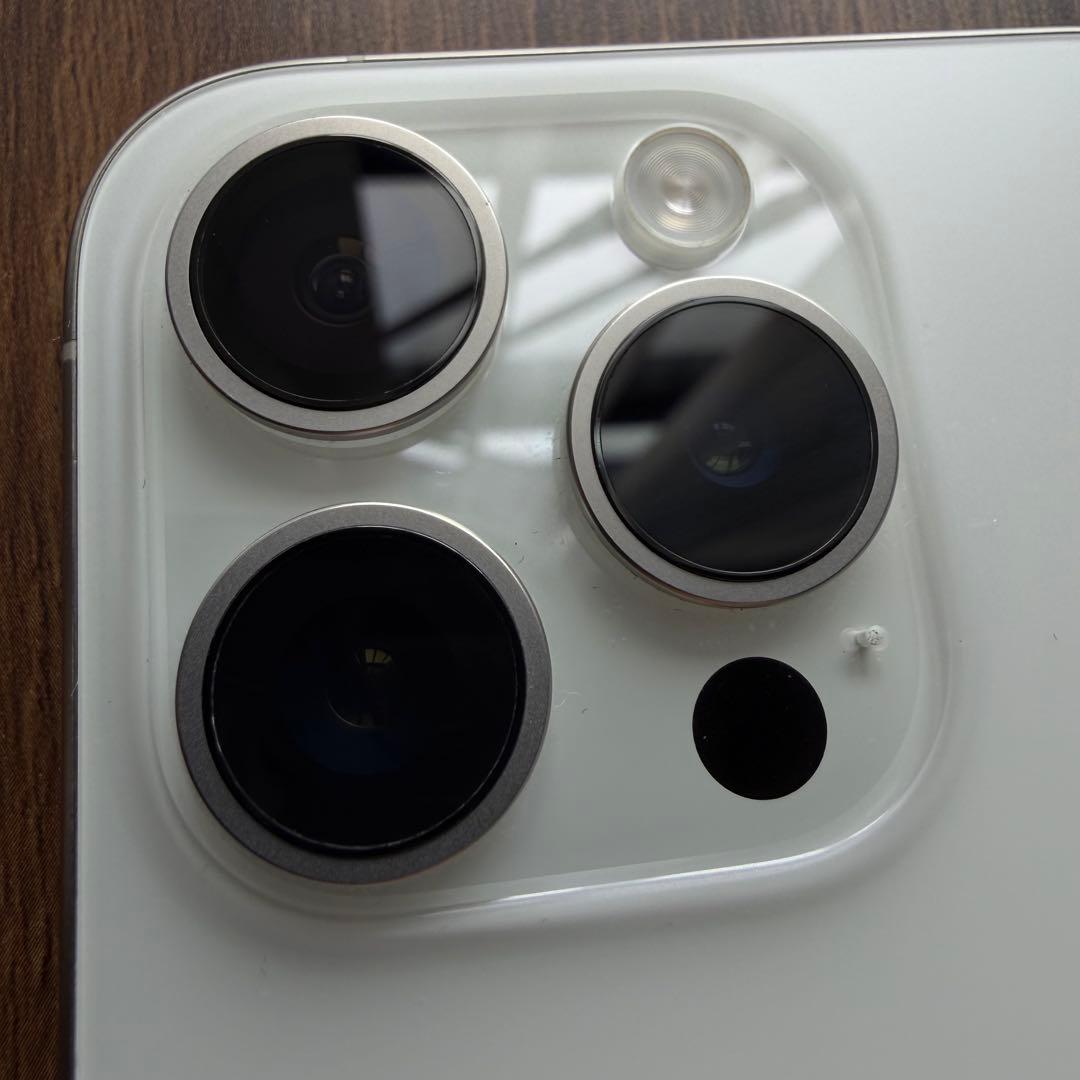 【本体】Apple iPhone 15Pro シルバー 256GB