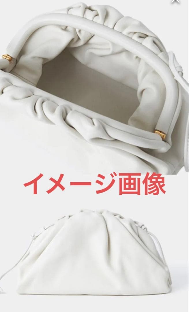 ボッデガヴェネタ ミニミニザポーチ　ホワイト⭐︎チャーム⭐︎キーホルダー　ミニバッグ