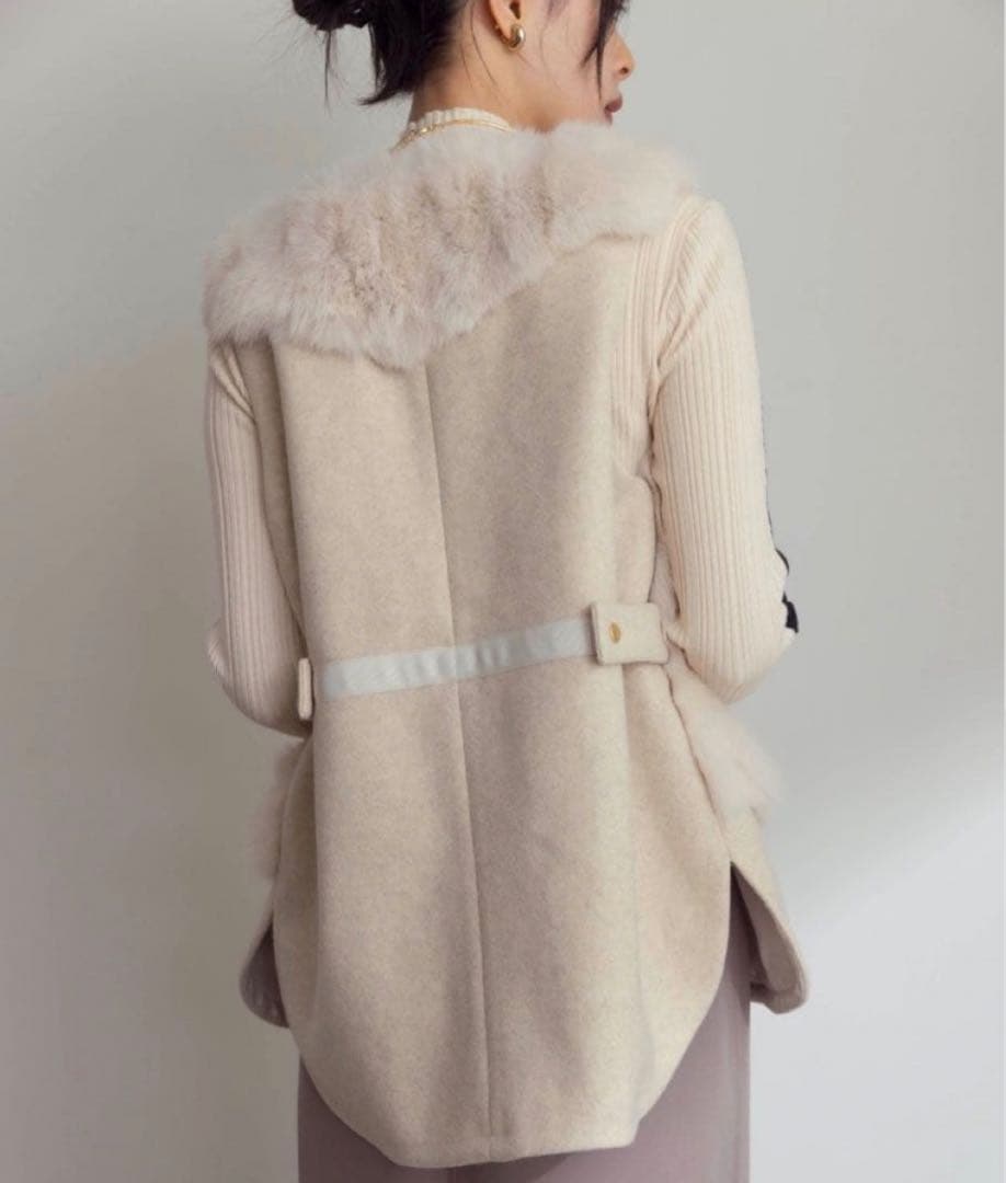 Eimee Lawファー＆メルトンミドル丈ベストジレ