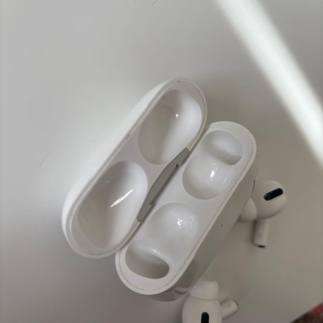 【純正】AirPods Pro 第一世代　本体 充電ケース付き