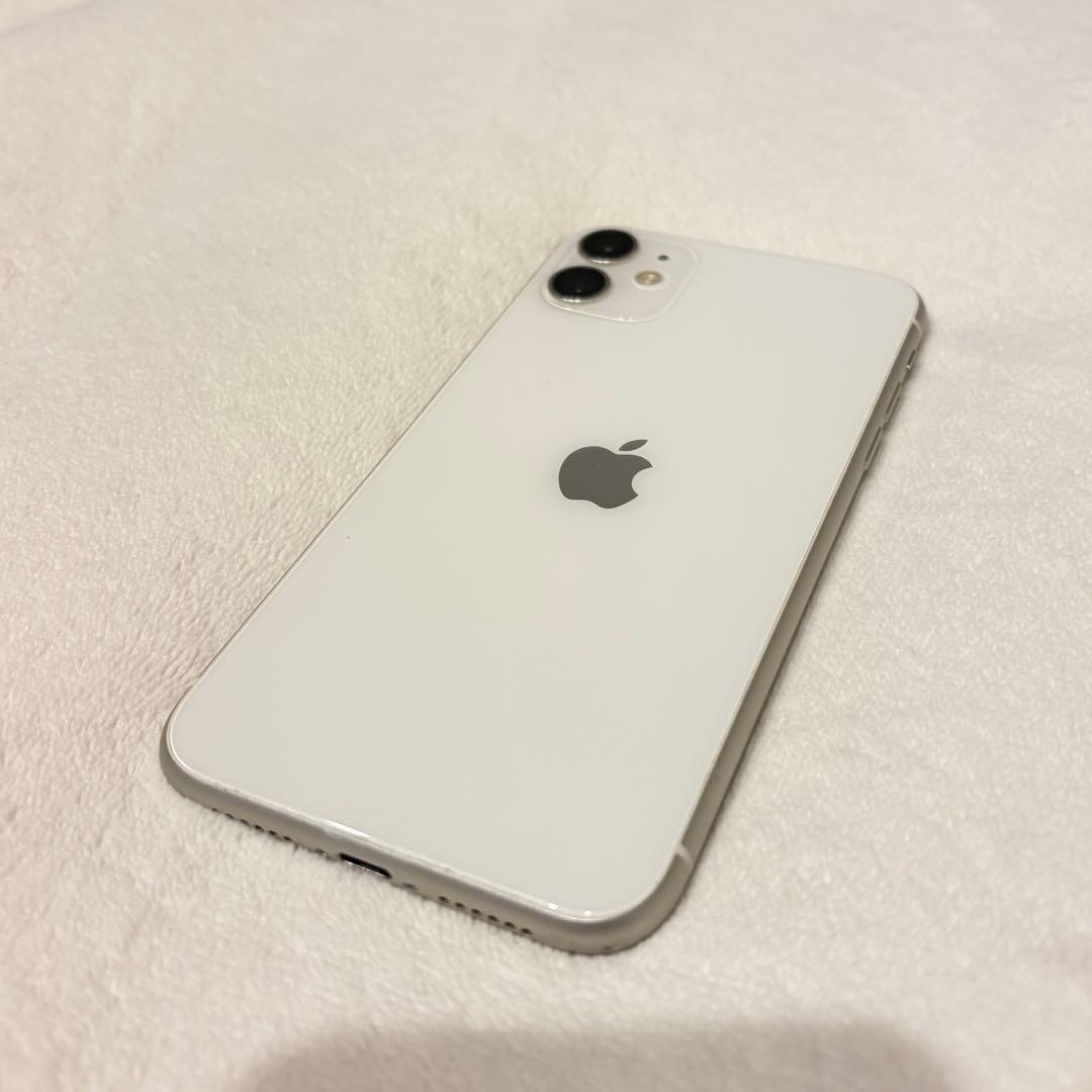 【Apple】iPhone 11 ホワイト128GB 本体 SIＭ解除