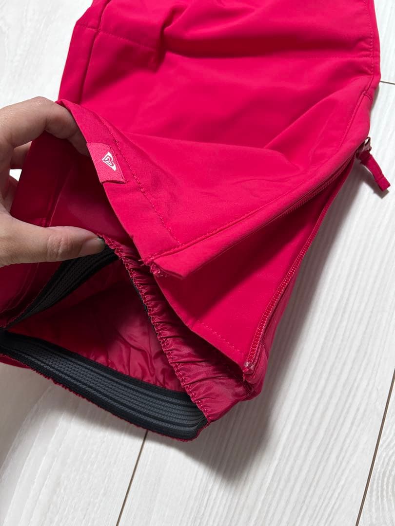 新品未使用　ROXY スノボウェアスキー　パンツ　レッドピンク　レディース　XL