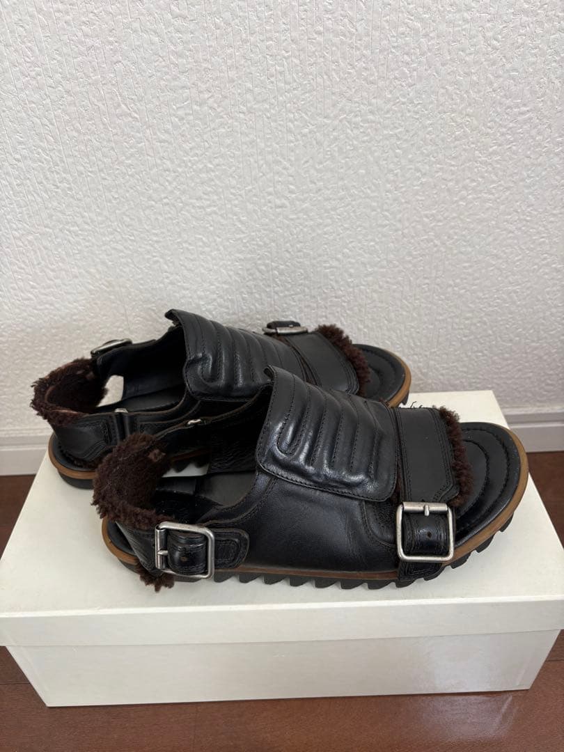 ドリスヴァンノッテン　レザーサンダル　ファーdriesvannoten