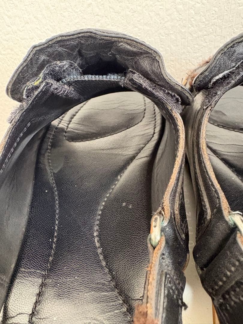 ドリスヴァンノッテン　レザーサンダル　ファーdriesvannoten