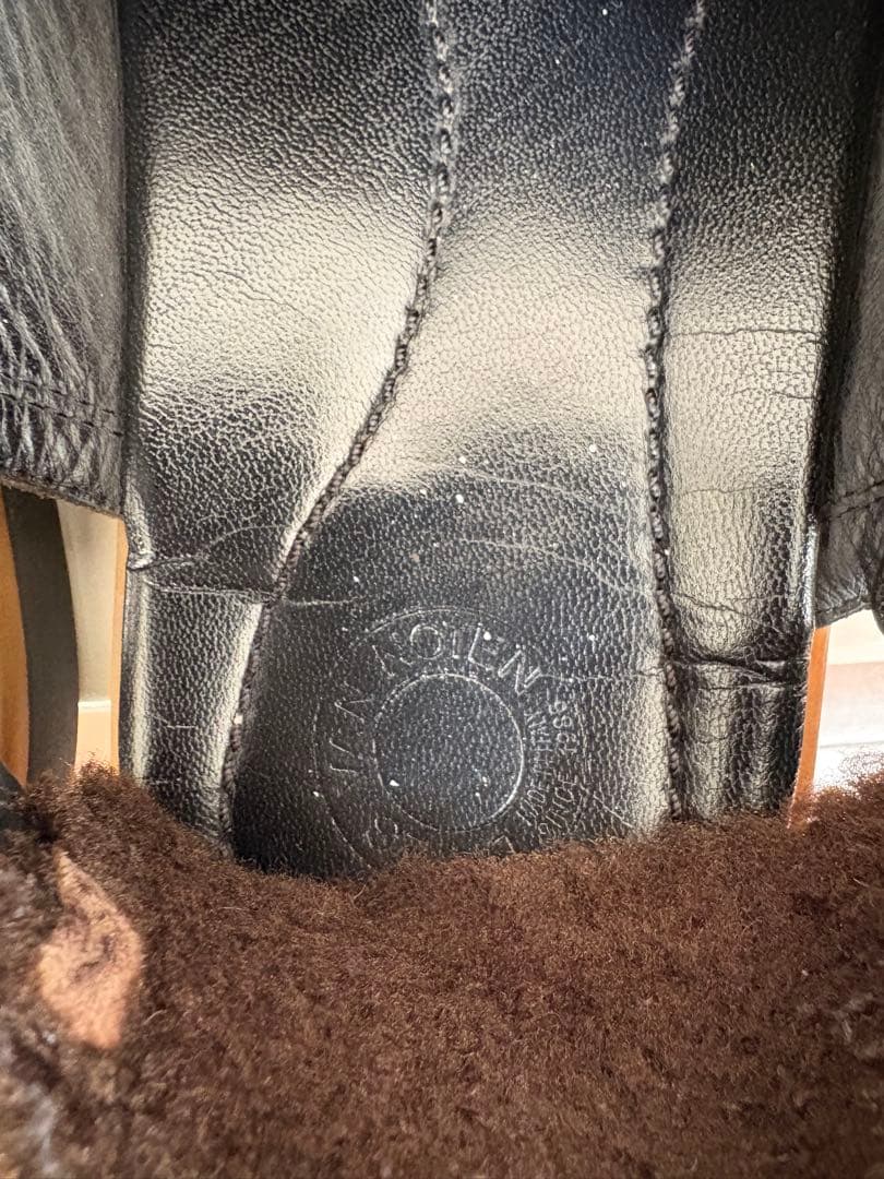 ドリスヴァンノッテン　レザーサンダル　ファーdriesvannoten