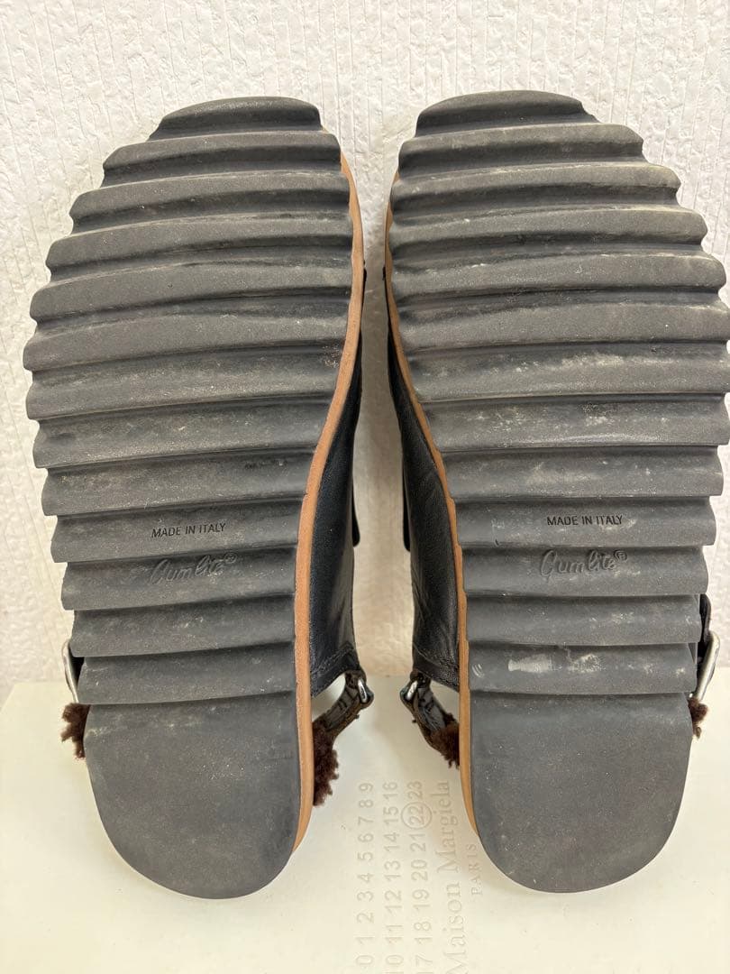 ドリスヴァンノッテン　レザーサンダル　ファーdriesvannoten