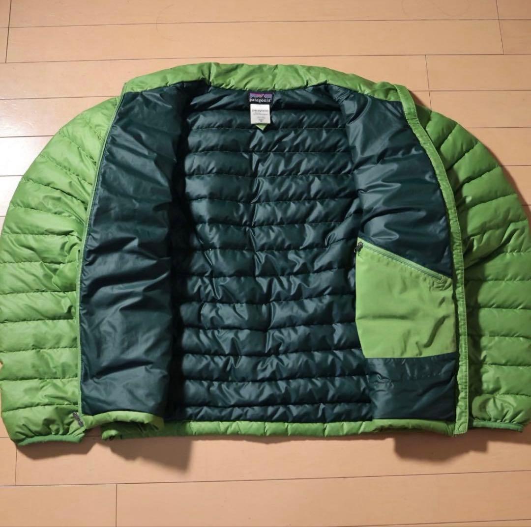 Patagonia 緑色ダウンジャケット