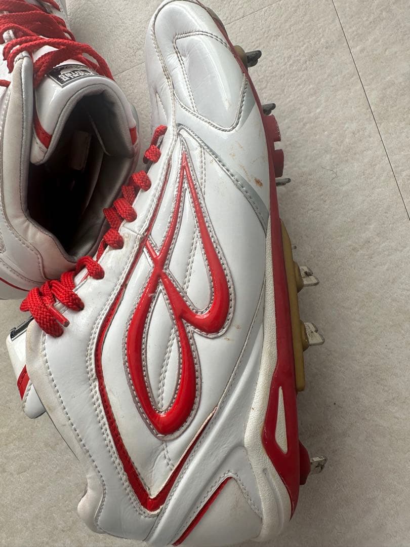 ビモロ スパイク ホワイト/レッド 26cm