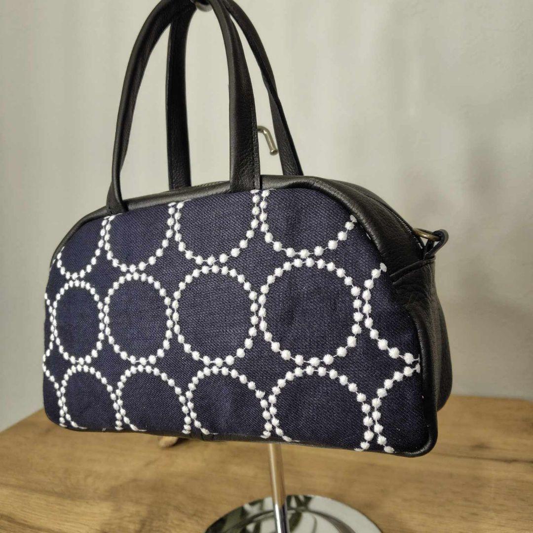 ミナペルホネン/tambourineタンバリンネイビー×白/ラウンドボストン黒革