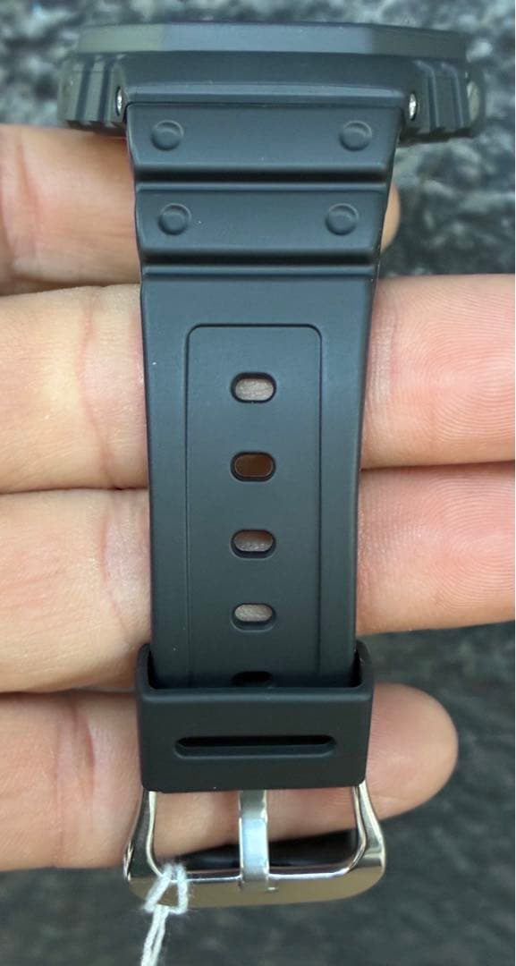 新品未使用　G-SHOCK CASIO GA-2100-1A2 腕時計　逆輸入