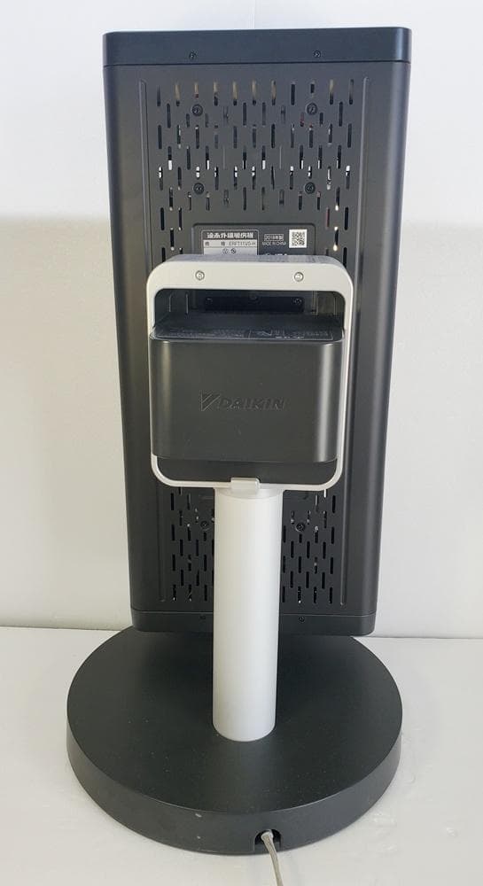 C29　ダイキン　遠赤外線暖房機　セラムヒート　ERFT11VS-H　2018年