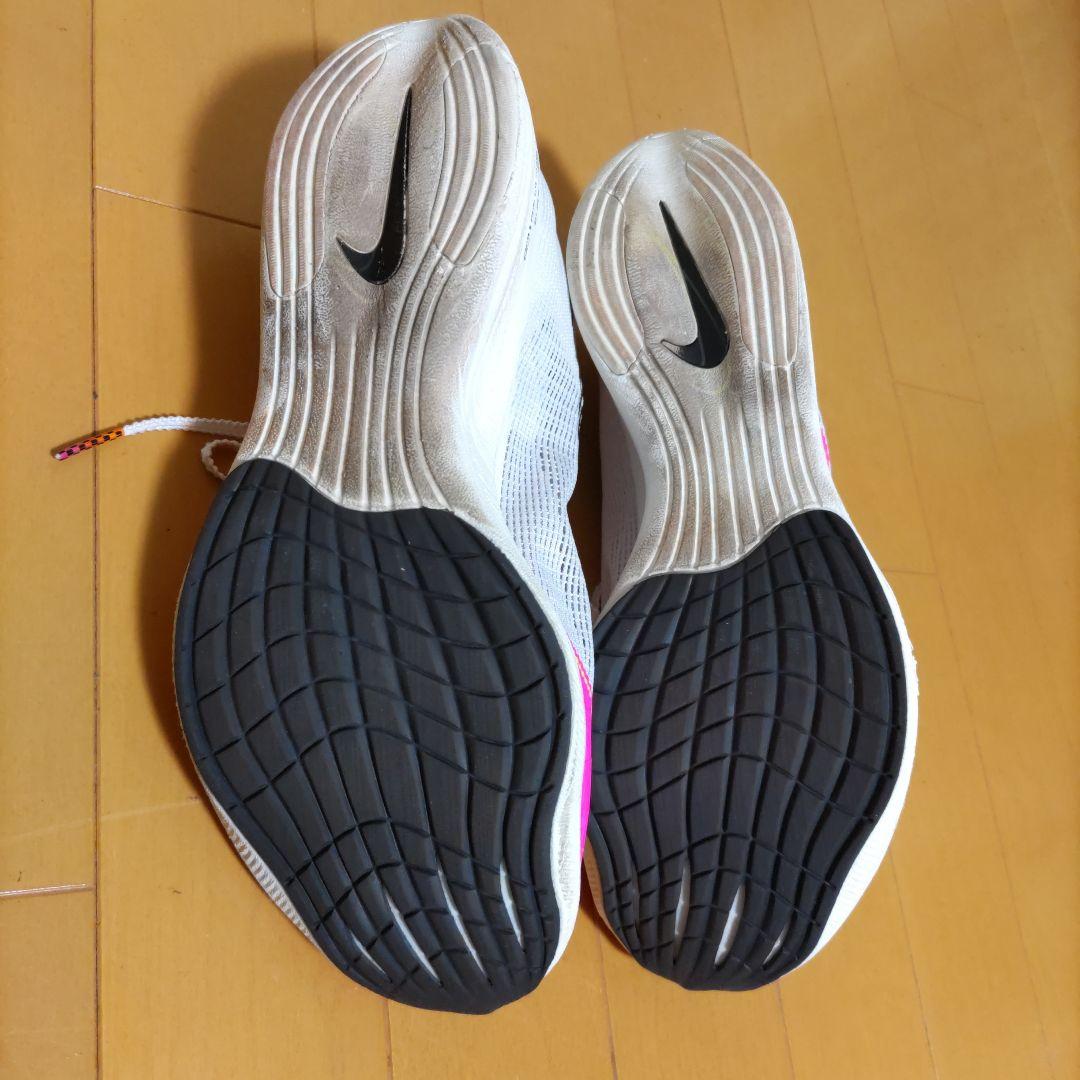 imuk☆ナイキ　ズームエックス ヴェイパーフライネクスト％　２５cm