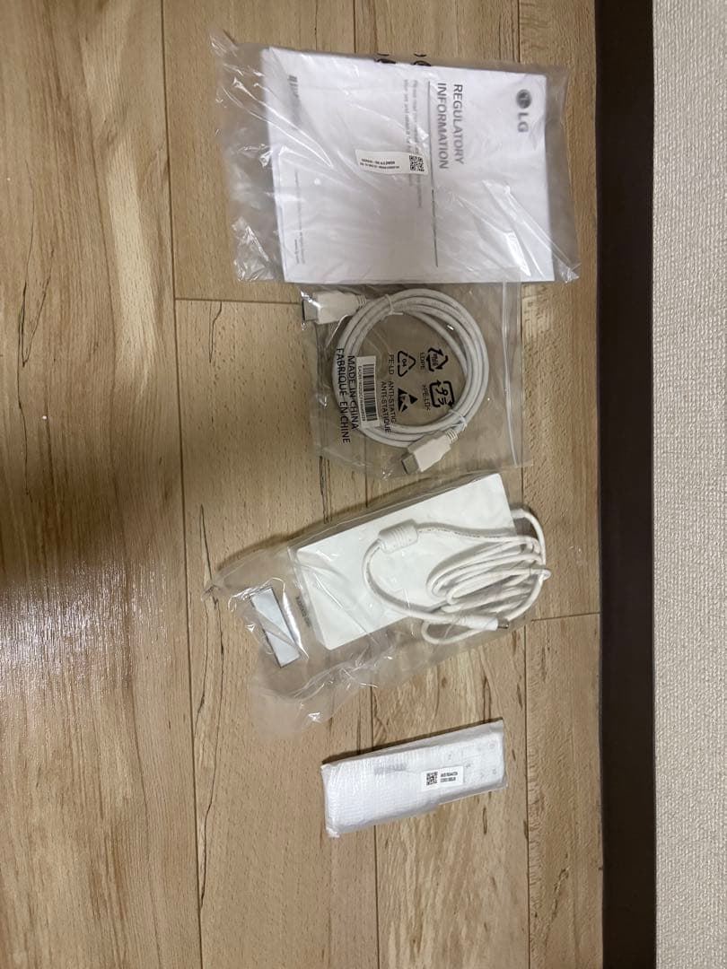 LG スマートモニター / 32SR83U-W