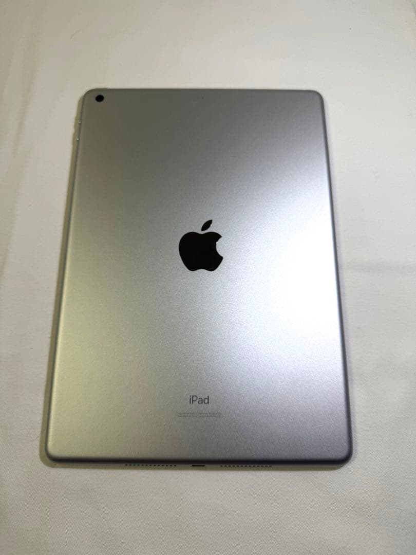 【美品】iPad 第8世代 32GB シルバー Wi-Fiモデル 動作良好