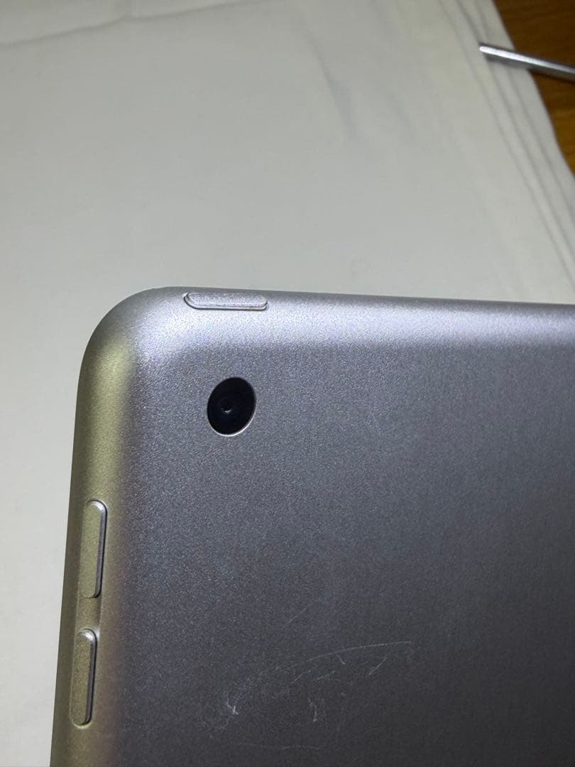 【美品】iPad 第8世代 32GB シルバー Wi-Fiモデル 動作良好