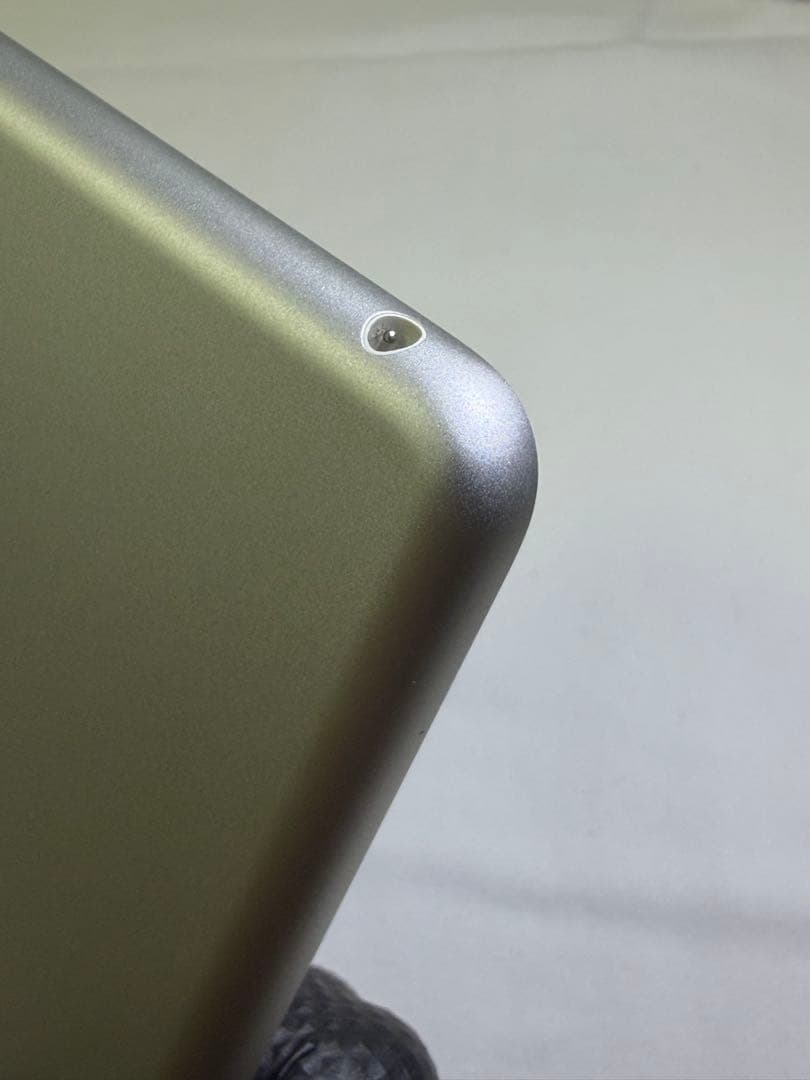 【美品】iPad 第8世代 32GB シルバー Wi-Fiモデル 動作良好