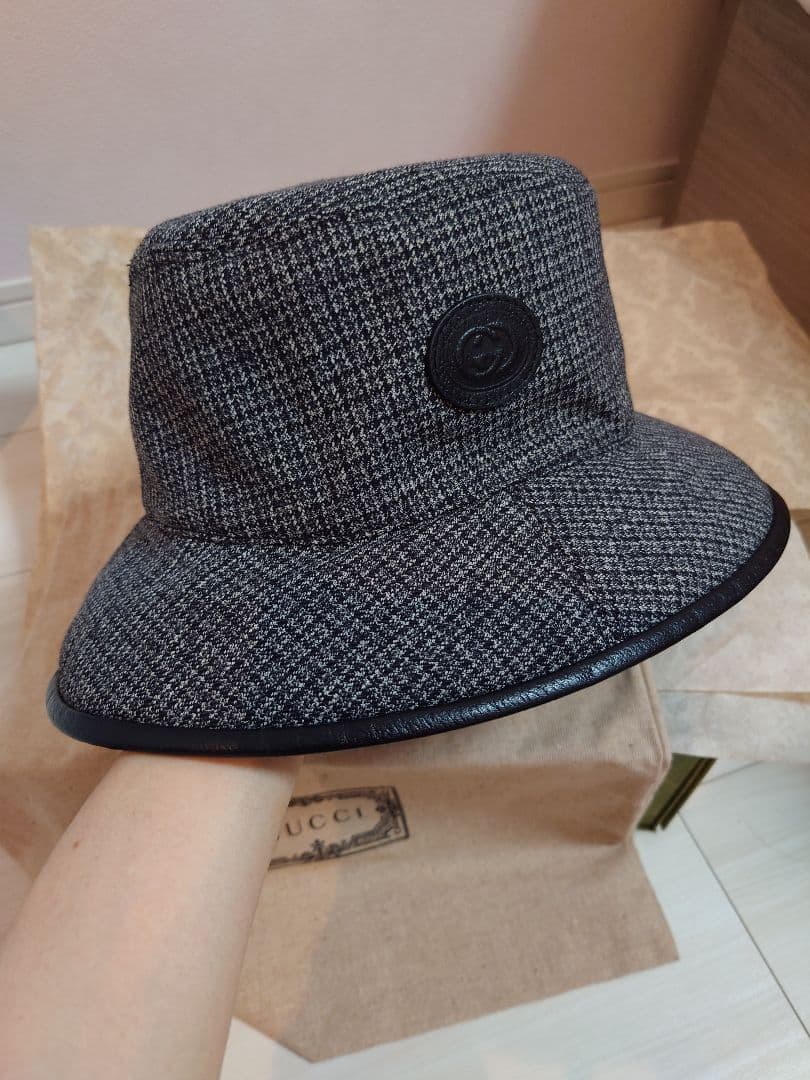 GUCCI バケットハット ブラック GGパターン