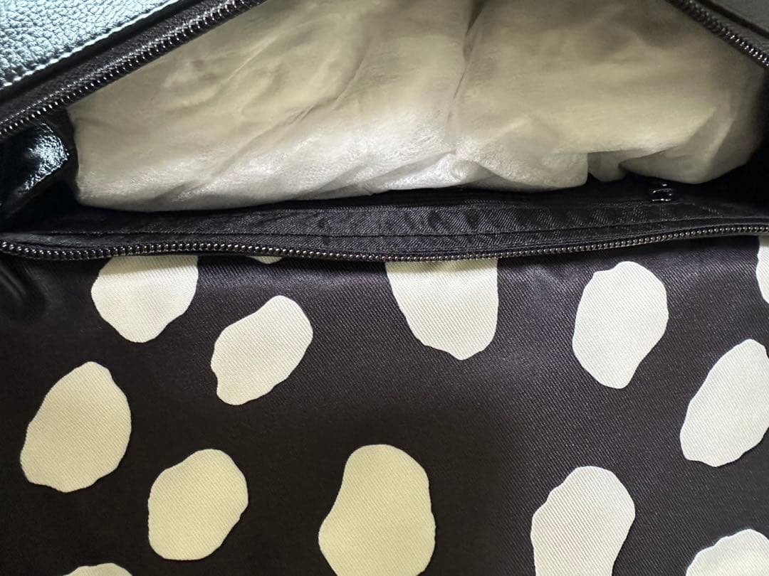 タグ付き　イアパピヨネ　本革　ワイドテープショルダーバッグ　ボディバッグ