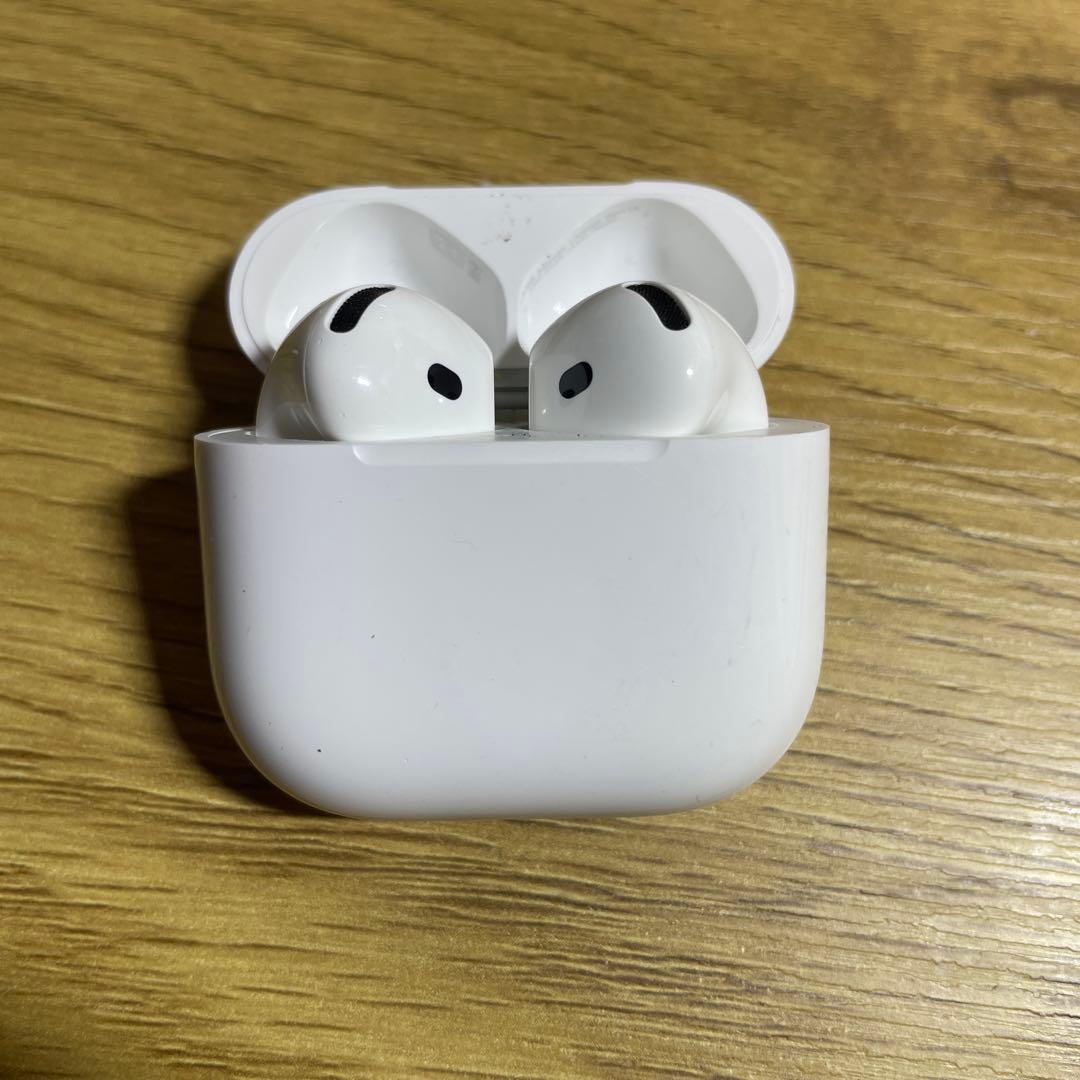 Apple Airpods 第4世代　ノイズキャンセリング付き なし