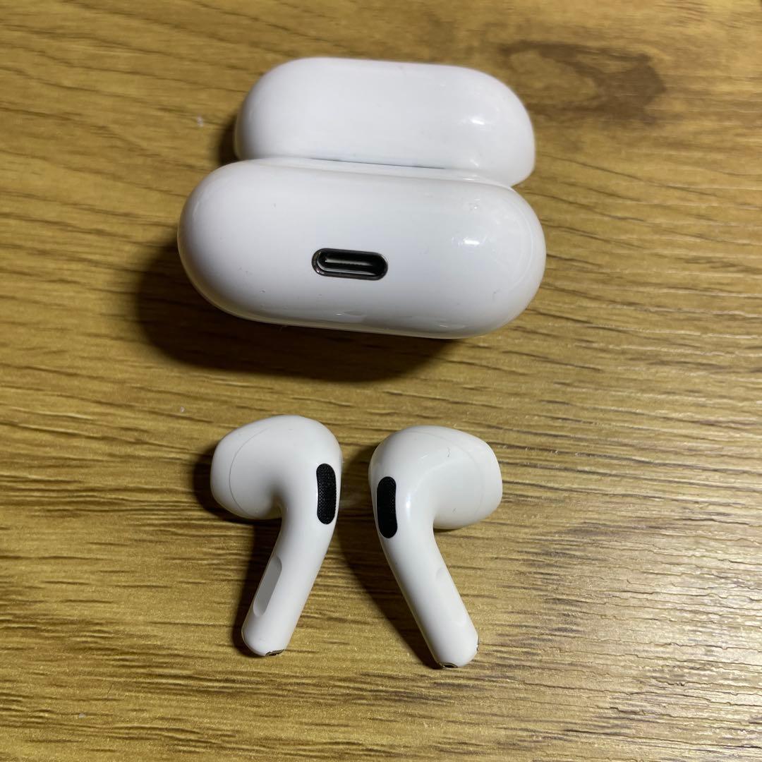 Apple Airpods 第4世代　ノイズキャンセリング付き なし