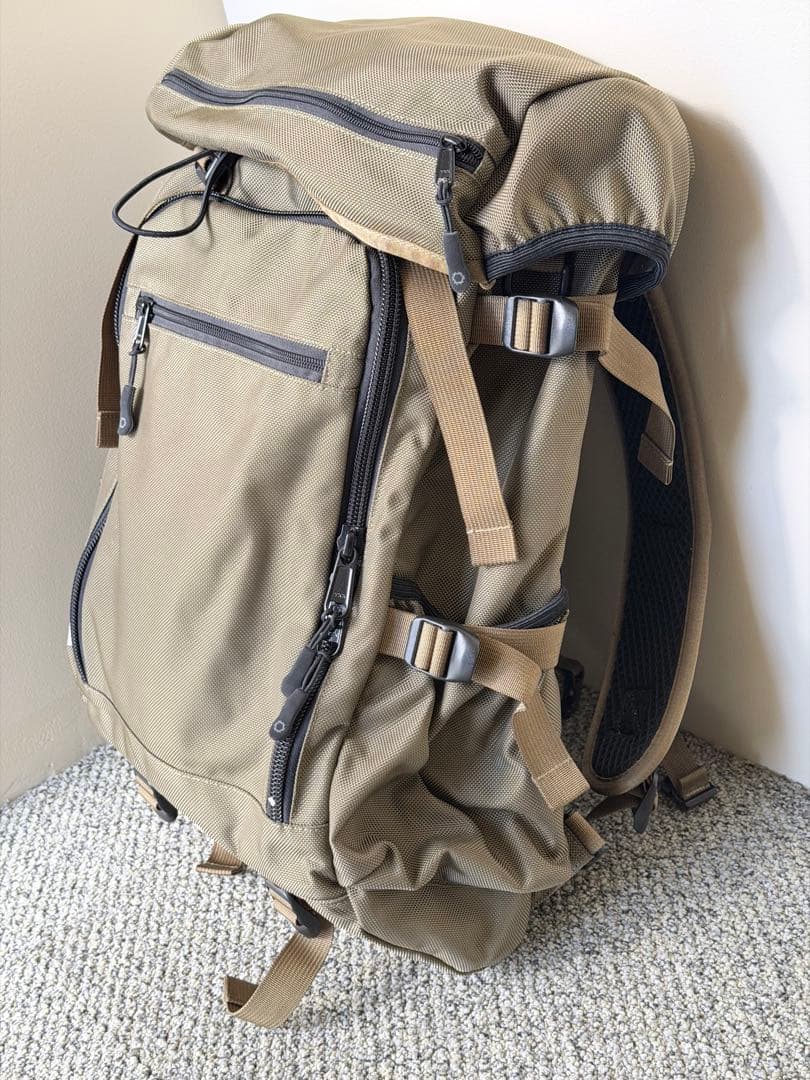 DSPTCH ディスパッチ　バックパック　リュックサック　美品　ベージュ