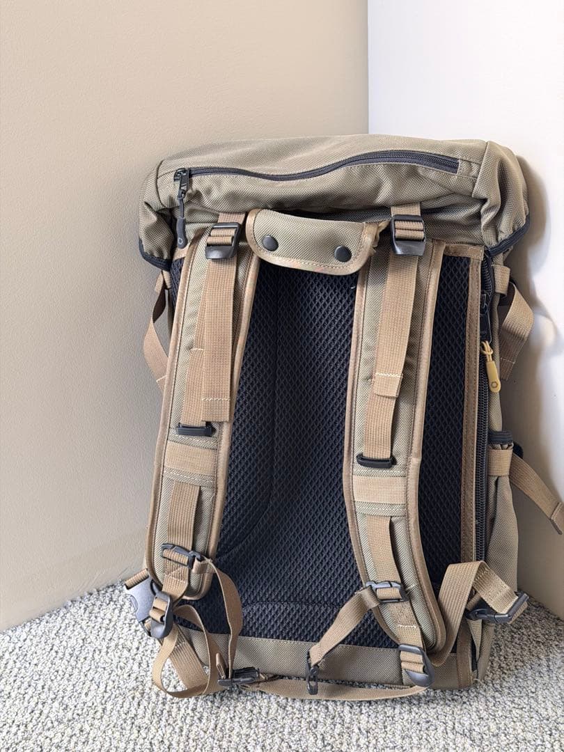 DSPTCH ディスパッチ　バックパック　リュックサック　美品　ベージュ