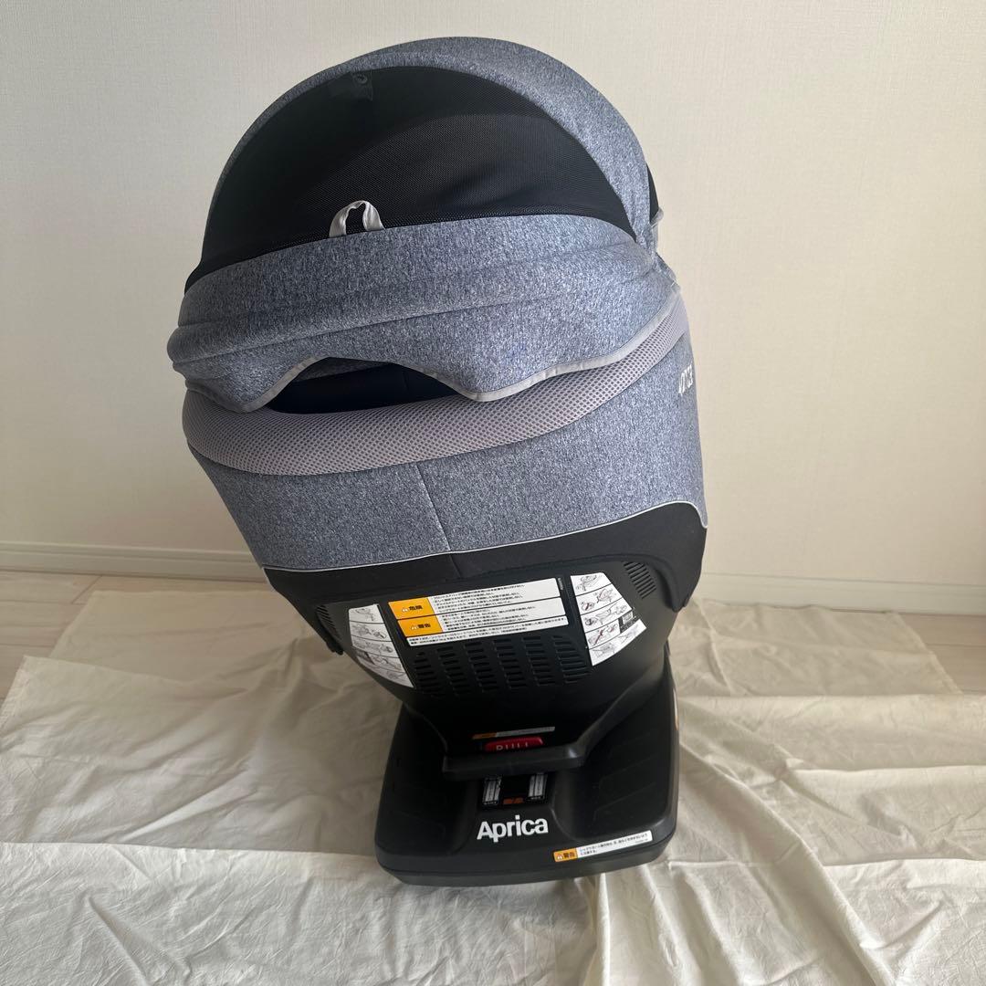 ① Aprica チャイルドシート