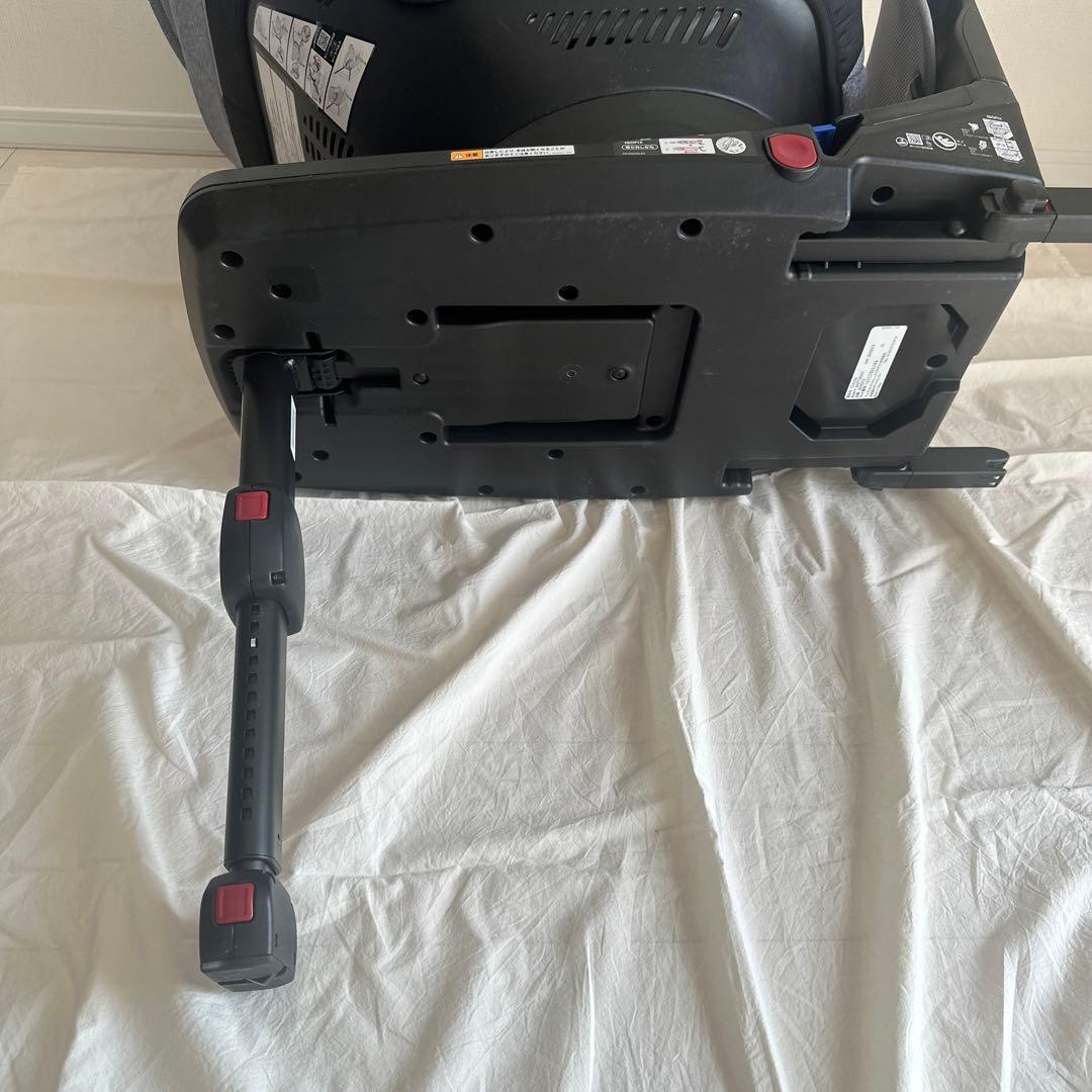 ① Aprica チャイルドシート