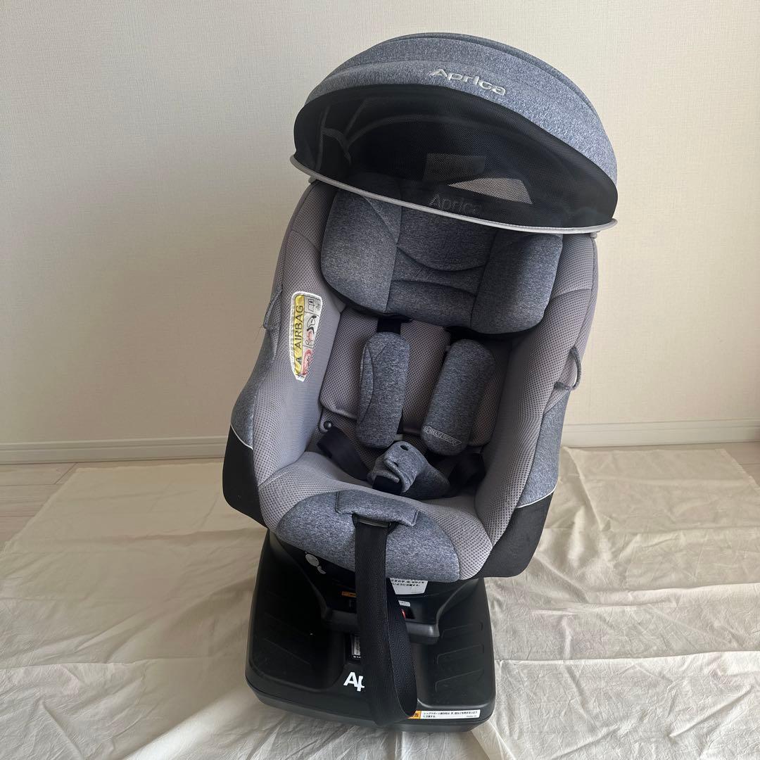 ① Aprica チャイルドシート