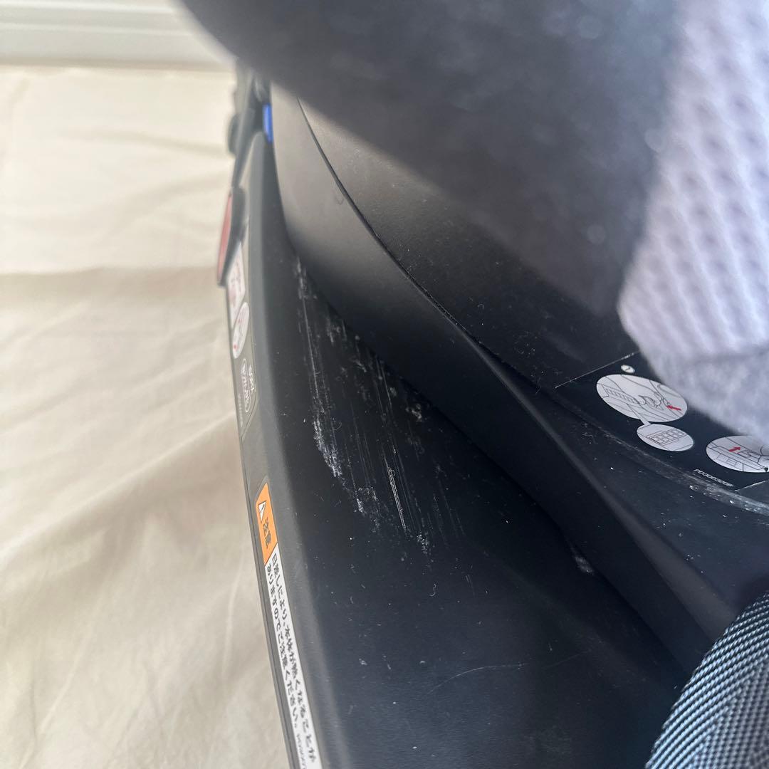 ① Aprica チャイルドシート