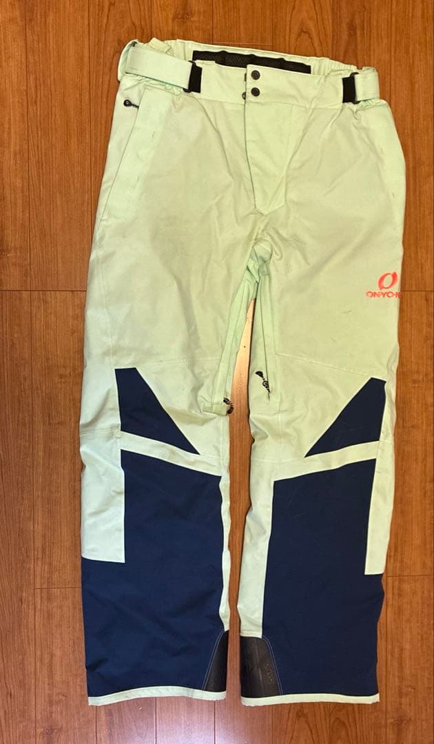明日12時まで！ ONYONE スキーウェア 上下　XL