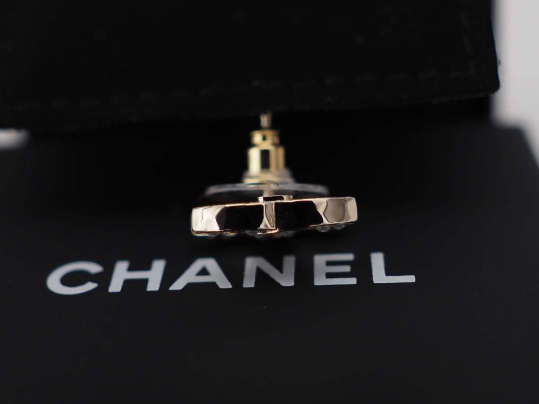 セール　2024年 新品同様 CHANEL シャネル パール×ストラス ピアス