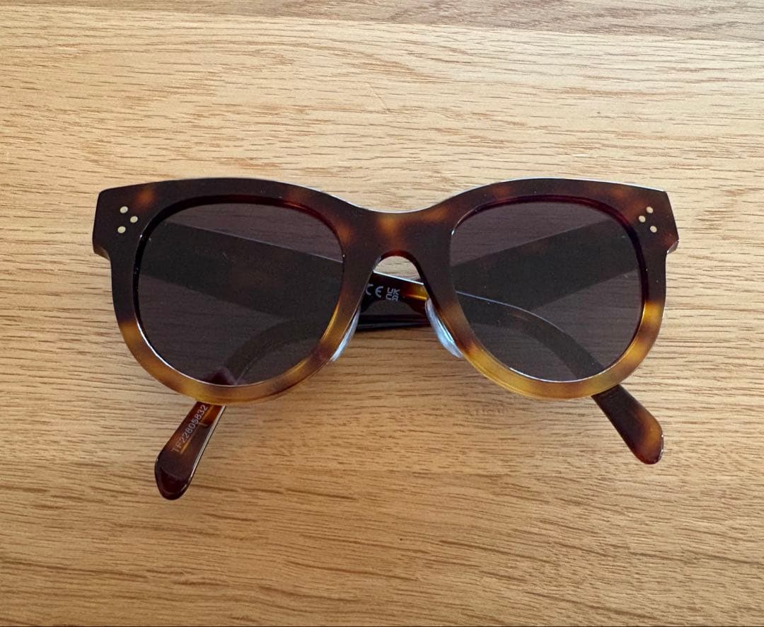 CELINEサングラス　キャットアイDeuxieme Classe購入　未使用！