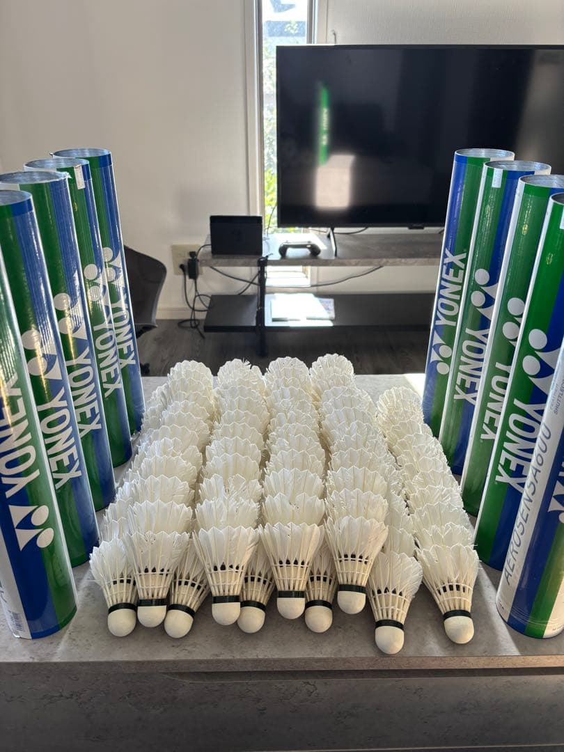 YONEX バドミント（ノックシャトル）エアロセンサ700 /ニューオフィシャル