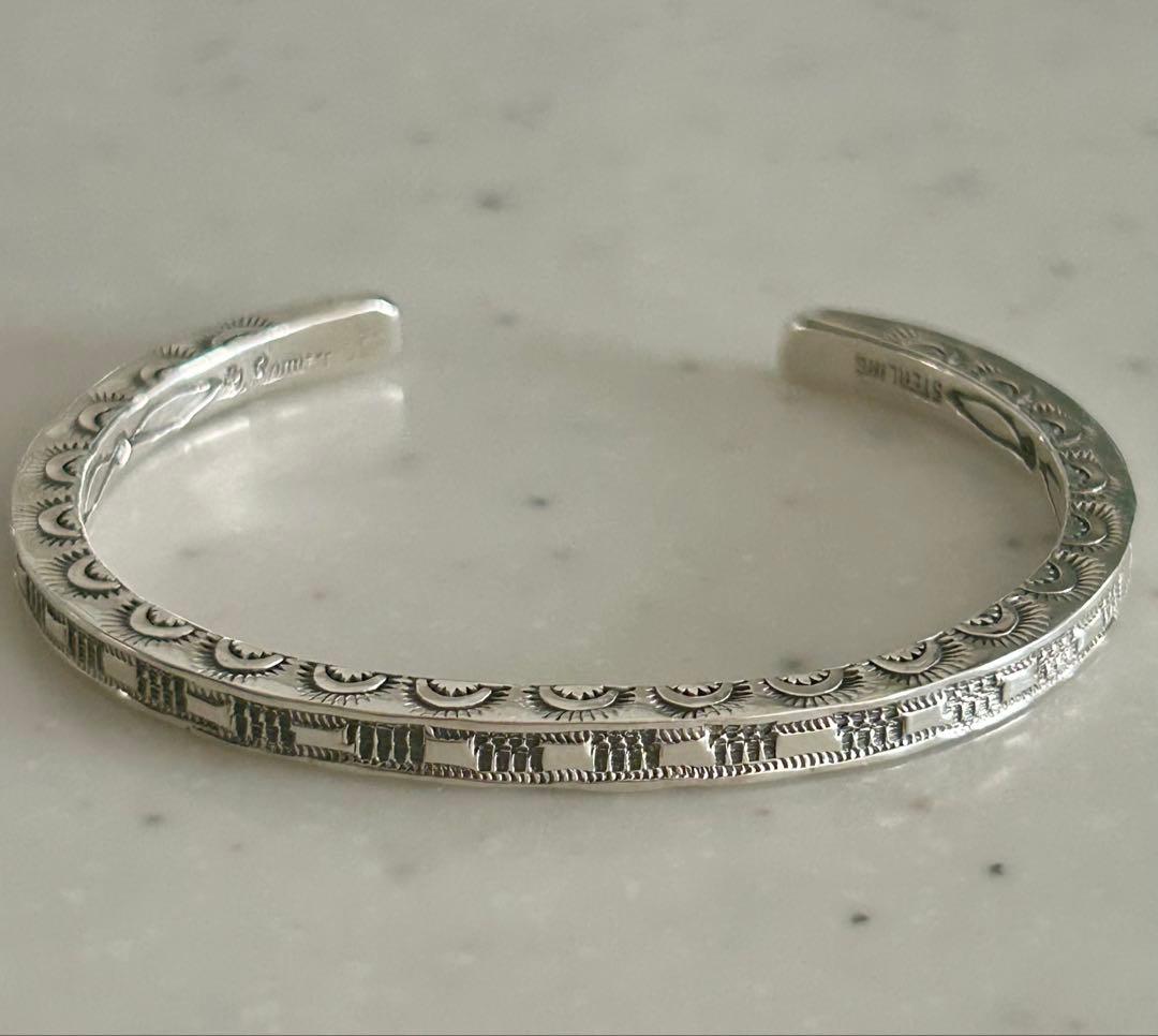 ジェネバラモーン(Geneva Ramone) スクエア４面スタンプバングル