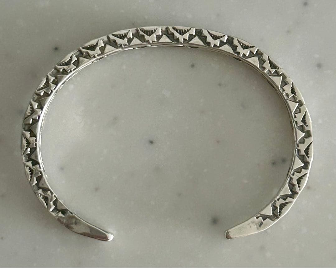 ジェネバラモーン(Geneva Ramone) スクエア４面スタンプバングル