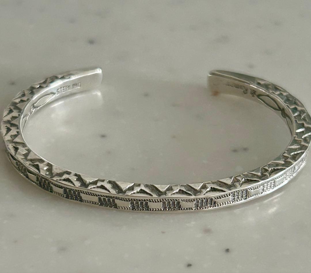 ジェネバラモーン(Geneva Ramone) スクエア４面スタンプバングル