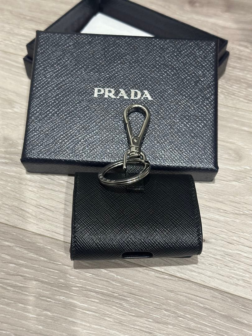 プラダ　AirPodsケース