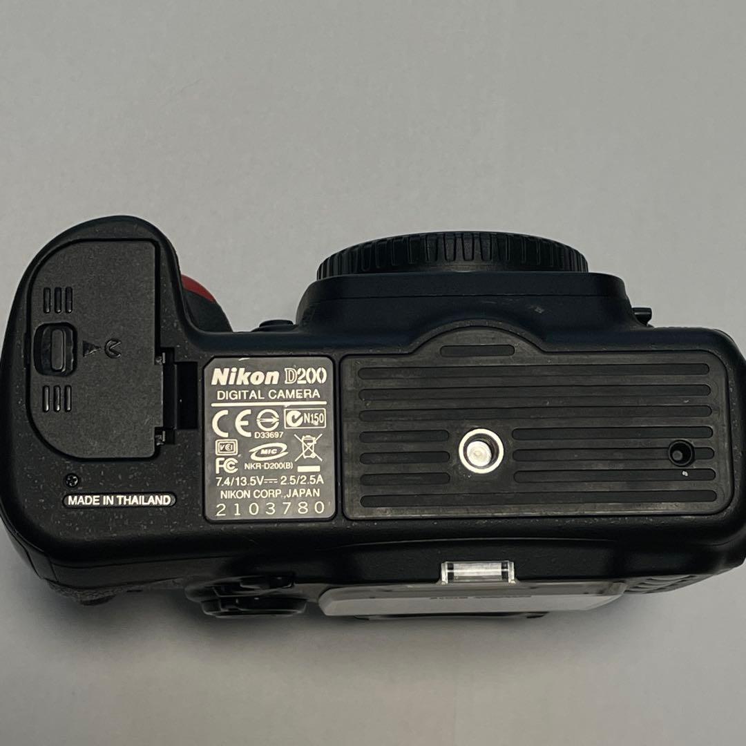 Nikon D200 ｜ショット数7,954枚｜動作確認済｜充電器・バッテリー付