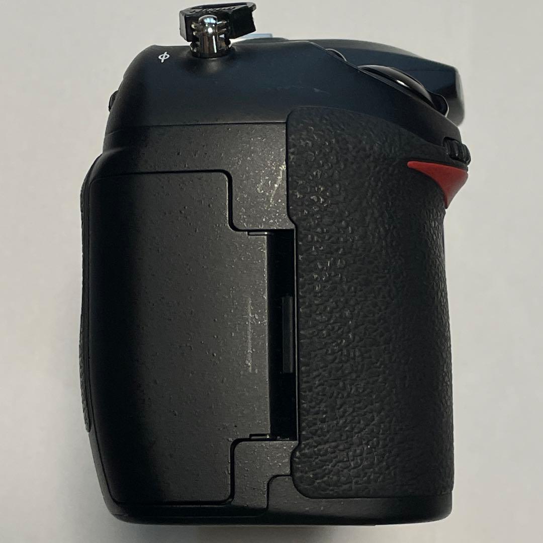 Nikon D200 ｜ショット数7,954枚｜動作確認済｜充電器・バッテリー付